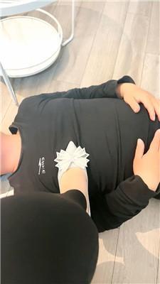 悠米贱狗舔脚丫舌头伸的很长 JS241104-11