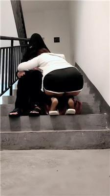 高兴儿户外楼道咬乳专场 JS241104-21