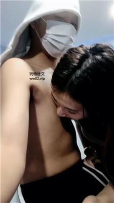 高兴儿户外楼道咬乳专场 JS241104-21