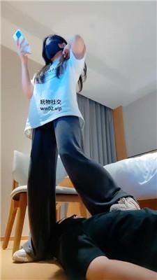 【爱秀套图】【妮蔻】脏运动鞋全体重踩踏/骑马闻舔白袜/品尝内裤bf46592