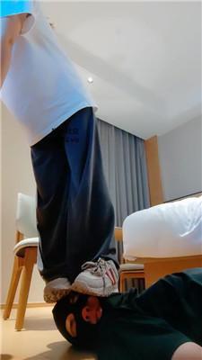 妮蔻脏运动鞋全体重踩踏/骑马闻舔白袜/品尝内裤 bf46592