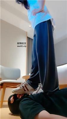 妮蔻脏运动鞋全体重踩踏/骑马闻舔白袜/品尝内裤 bf46592