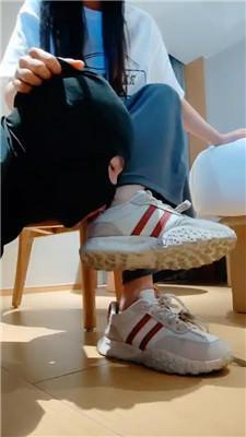 妮蔻脏运动鞋全体重踩踏/骑马闻舔白袜/品尝内裤 bf46592