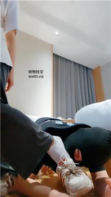 妮蔻脏运动鞋全体重踩踏/骑马闻舔白袜/品尝内裤 bf46592