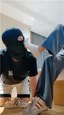 妮蔻脏运动鞋全体重踩踏/骑马闻舔白袜/品尝内裤 bf46592