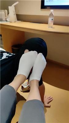 妮蔻脏运动鞋全体重踩踏/骑马闻舔白袜/品尝内裤 bf46592