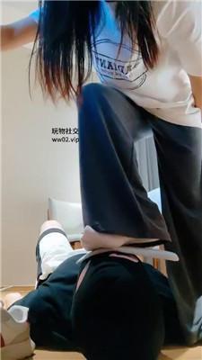 妮蔻脏运动鞋全体重踩踏/骑马闻舔白袜/品尝内裤 bf46592