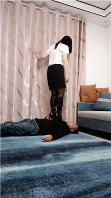 婉婷殿下高跟长靴+小白鞋黑丝全体重踩踏双视角版 JS241117-15