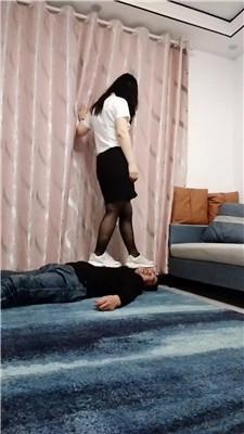 婉婷殿下高跟长靴+小白鞋黑丝全体重踩踏双视角版 JS241117-15