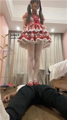 六六cos小红帽红皮鞋白丝踩虐 bf47135