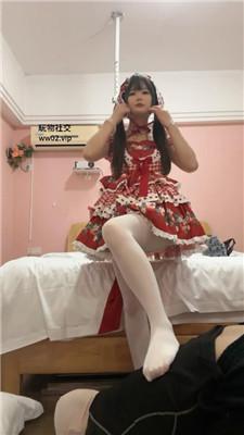 六六cos小红帽红皮鞋白丝踩虐 bf47135