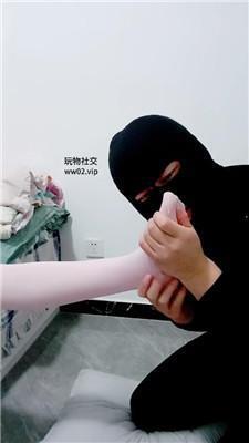 灵儿丝袜美腿踩虐恋足舔 JS241118-2