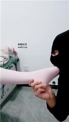 灵儿丝袜美腿踩虐恋足舔 JS241118-2