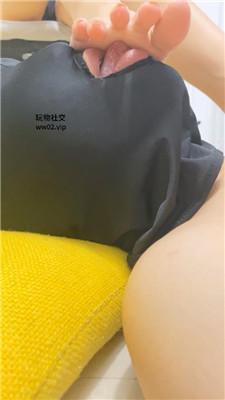 艾黎坐脸窒息/藤条鞭打/高跟踩乳/脚插嘴 JS241117-28