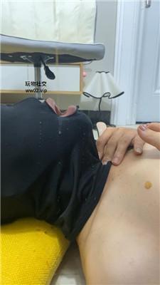 艾黎坐脸窒息/藤条鞭打/高跟踩乳/脚插嘴 JS241117-28