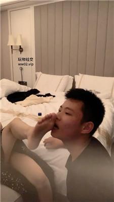 国际重度邢奴演员闻香水/裸足狂舔 bf47131