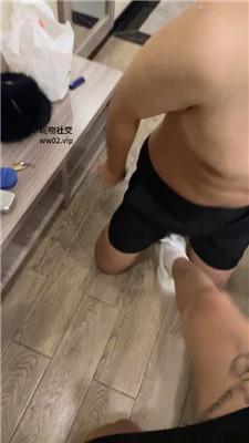 沐沐大大小白鞋白袜踩虐/脚下喂食/吃烟灰喝圣水 JS241117-26