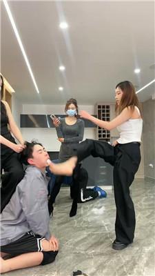 麋鹿银儿3女S天花板耳光踢头 bf47117