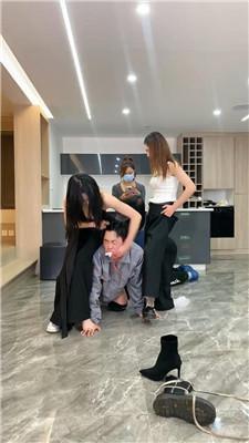 麋鹿银儿3女S天花板耳光踢头 bf47117