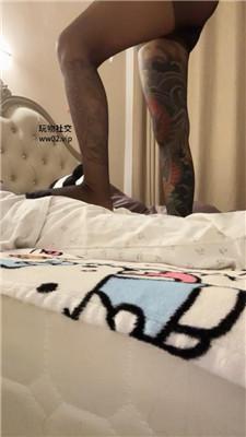 Qi7腿绞坐脸窒息/吮吸脚趾 JS241117-11