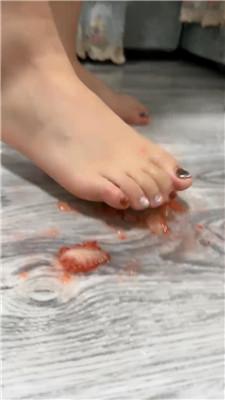 子熙大人玉足碾压踩踏喂食 bf47099