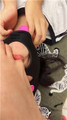 Qi7纹身精神小妹玉足舔/闻白袜 JS241117-5