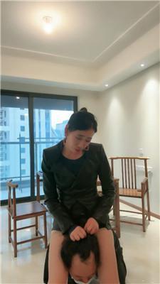 爱丽丝甘愿做茶室女老板的奴隶 bf47106