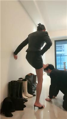 爱丽丝甘愿做茶室女老板的奴隶 bf47106