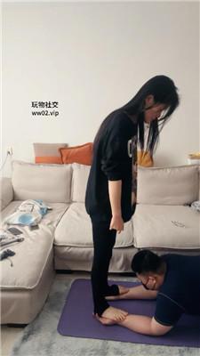 埋汰运动后玉足踩虐教练奴 bf47092