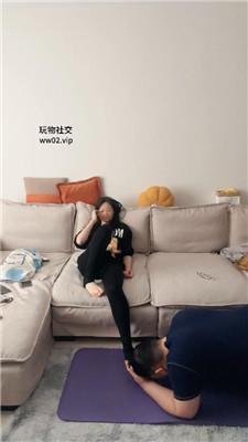 埋汰运动后玉足踩虐教练奴 bf47092