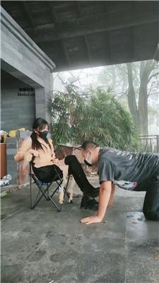 伊晨推荐-双S-雨天户外遛狗犬化 bf47097