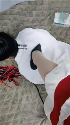 阿霞圣诞女神鞭打下贱家奴 JS241117-9