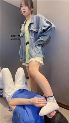 狗哥素人S-长靴白袜踩虐犯贱奴 bf47104