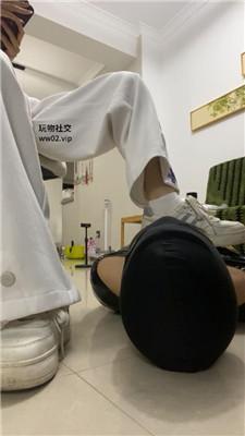 艾黎掐脖窒息/小白鞋棉袜踩虐/脚插嘴 bf47107