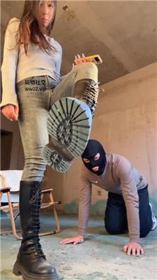 缈缈户外荒地-清理脏长靴/踢踹/脚下喂食 bf47102