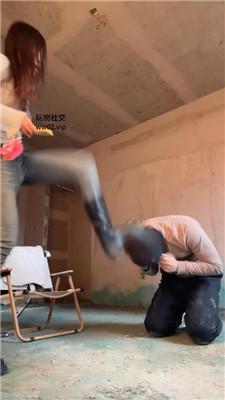 缈缈户外荒地-清理脏长靴/踢踹/脚下喂食 bf47102