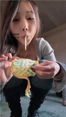 缈缈户外荒地-清理脏长靴/踢踹/脚下喂食 bf47102