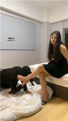 太妹女爹高跟裸足跪舔/鞭打/灌圣水 bf47034