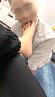 婉婷殿下清理脏鞋/全体重踩踏/sp/伺候沐足 JS241115-35