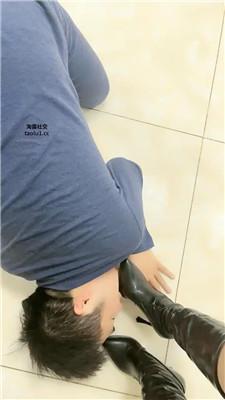 乔妹儿高跟长靴踩/喂口水/跪舔脏鞋/物化烟灰缸 bf47033