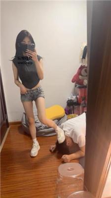 【爱秀套图】【不知名】近距离-超臭原味白袜气味辱bf47041