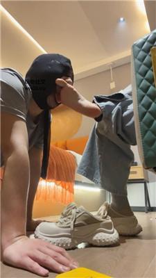 萱萱子吃烟灰/闻超臭棉袜/脏鞋全体重踩踏 bf47039