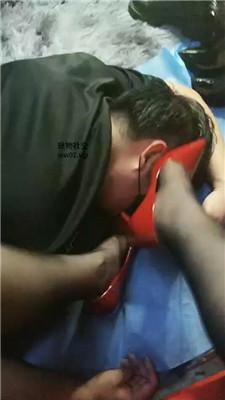 诺主狗链拴狗-清理多双脏鞋 JS241115-29