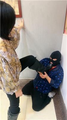 伊潼餐馆包间-吃完饭舔脏鞋臭脚 bf47035