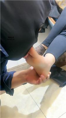 伊潼餐馆包间-吃完饭舔脏鞋臭脚 bf47035