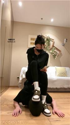 狸狸跪舔鞋底/洗脚水窒息/踩踏裸足碾脸 bf47054