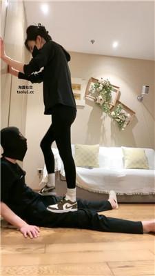 狸狸跪舔鞋底/洗脚水窒息/踩踏裸足碾脸 bf47054