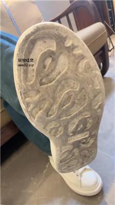 狗哥气质女神素人S-小白鞋白袜踩/臭脚捂脸窒息 bf47063