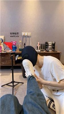 狗哥气质女神素人S-小白鞋白袜踩/臭脚捂脸窒息 bf47063