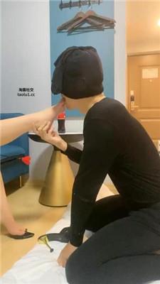 太妹女爹掐乳/吮吸脚趾/灌圣水/反绑虐打 bf47050